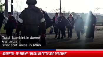 Ucraina, Zelensky: "Sono grato a Croce rossa e Nato"