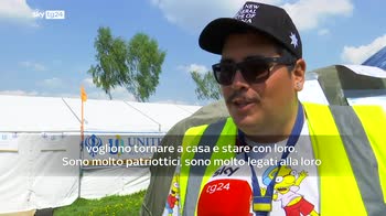 Ucraina, al confine polacco lunghe code per portare le auto nel Paese