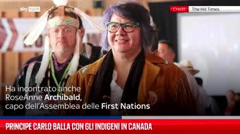 Principe Carlo in visita in Canada balla con gli indigeni