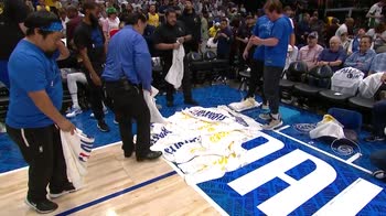 NBA, acqua nell'arena: a Dallas gara sospesa per 16 minuti