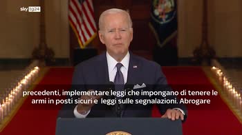 Biden: dobbiamo mettere al bando le armi d'assalto