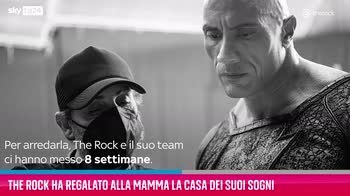 VIDEO The Rock ha regalato alla mamma la casa dei suoi sogni