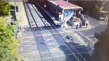 Video delle ferrovie irlandesi su pericoli passaggi livello