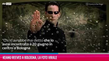 VIDEO Keanu Reeves a Bologna, la foto virale