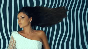 VIDEO - Martina presenta Luna Piena