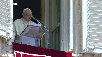 Papa, viaggio in Canada per chiedere perdono ai nativi