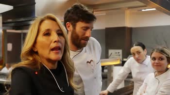 Alessandro Borghese Celebrity Chef: il dolce di Jo Squillo