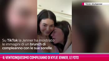VIDEO Kylie Jenner, foto del suo venticinquesimo compleanno