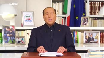 La "pillola" di Berlusconi sulle Forze dell'Ordine: "Ripristineremo poliziotto di quartiere"