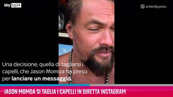 VIDEO Jason Momoa si taglia i capelli in diretta Instagram