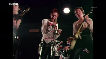 Elisabetta II, le canzoni ispirate a Sua Maest�