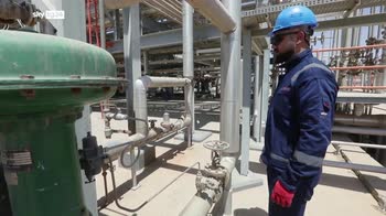 Opec Plus decide di tagliare di 2 miln di barili al giorno la produzione di greggio