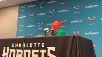 NBA, Rozier si presenta mascherato in conferenza stampa