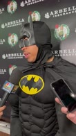 NBA, Grant Williams vestito da Batman: Tatum ride con lui