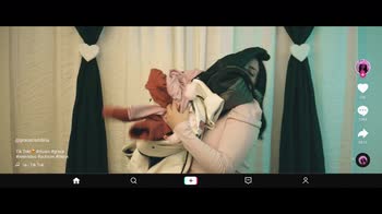 VIDEO - Grace Cambria presenta Tik Tok