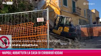 VIDEO Napoli, abbattuta la casa di Ciribiribì Kodak