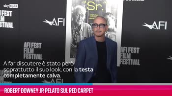VIDEO Robert Downey Jr pelato sul red carpet