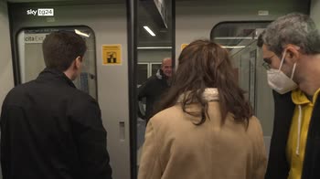 Milano, inaugurata la metro blu: sei stazioni tra Dateo e Linate