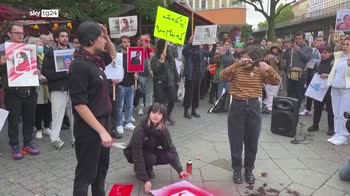 Proteste in Iran, il procuratore generale: "polizia morale non � pi� operativa"