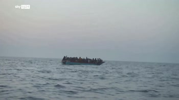 Questione migranti, partorisce in mare: lei e bimbo a Lampedusa