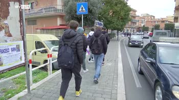 Roma, schianto in auto contro un albero: morti 5 giovani