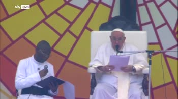 Papa in Congo: "No alla corruzione, gronda sangue"
