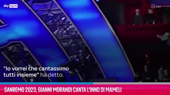 VIDEO Sanremo 2023, Gianni Morandi canta l'Inno di Mameli