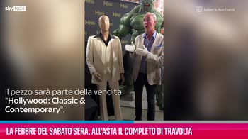 VIDEO La febbre del sabato sera, all'asta il completo bianco