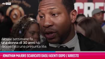 VIDEO Jonathan Majors lasciato dai manager dopo l'arresto