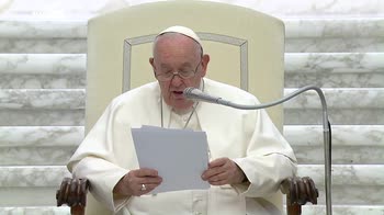 Papa: Basta con questa insensata guerra al clima