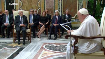 ERROR! Papa premia Mattarella: maestro di servizio e responsabilit�