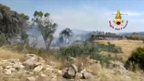 Gallipoli, vasto incendio vicino al Lido Conchiglie. VIDEO