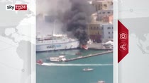 Ponza, barca esplode dopo aver fatto benzina